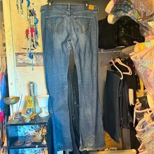 HOLLISTER Cali-Stretch Flare jeans! (9L)